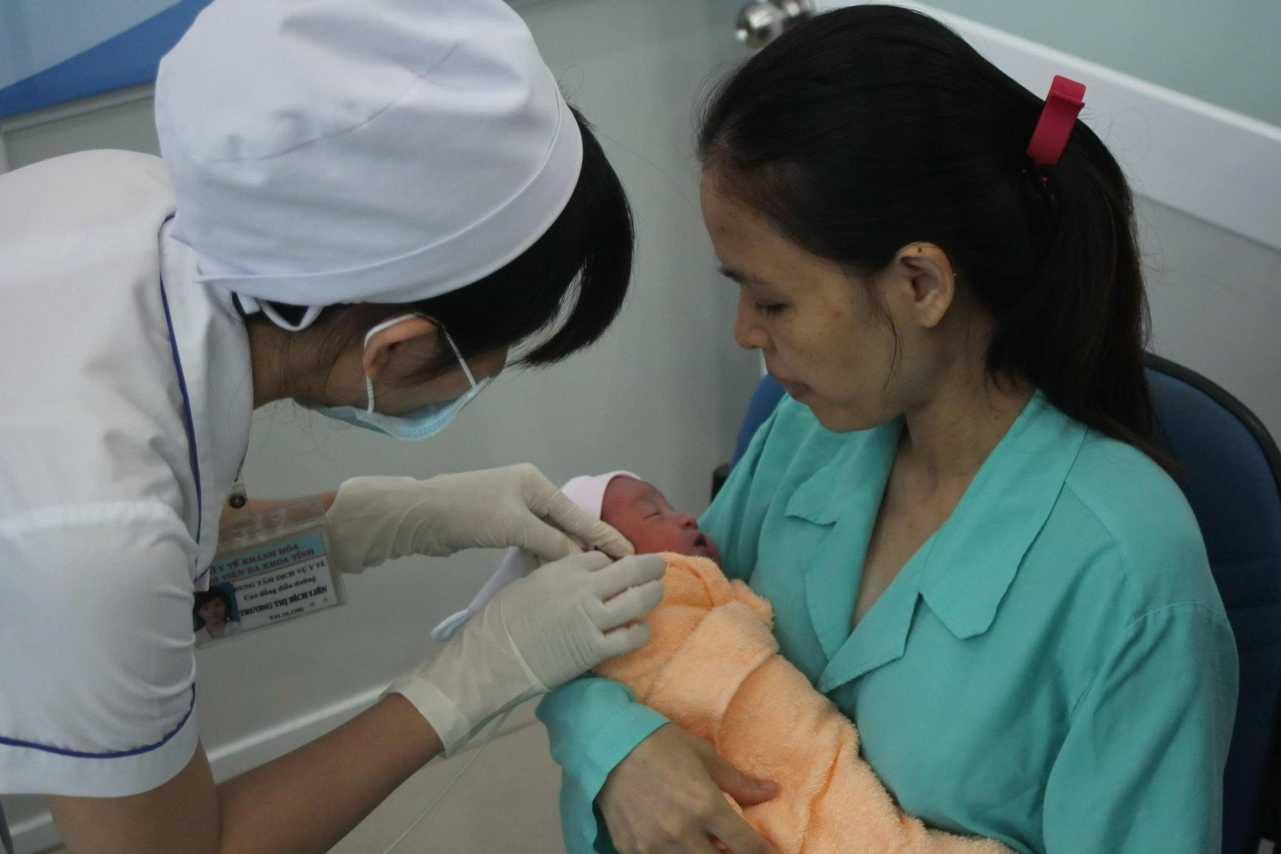 Tôn vinh điều dưỡng – Những người thầm lặng chăm sóc người bệnh
